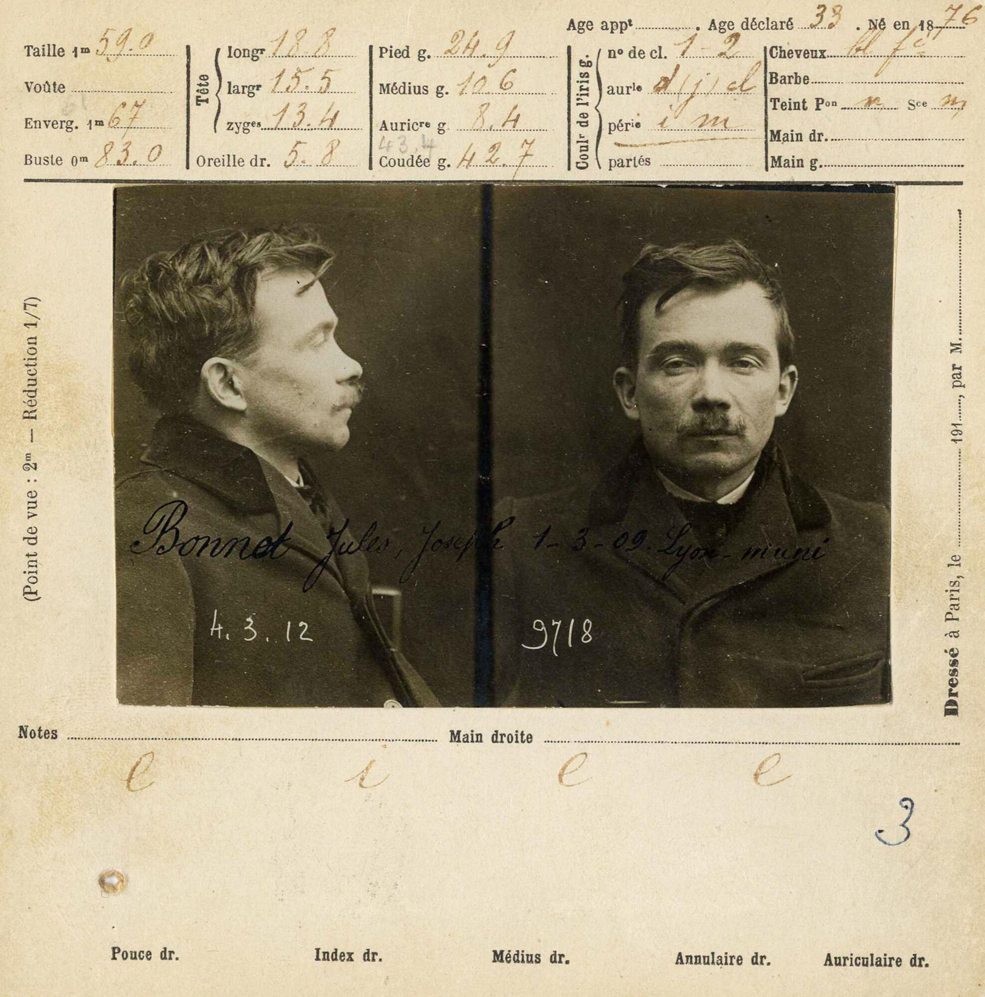 Document d’identification relatifs aux principaux membres de la bande à Bonnot dont Jules Bonnot, Octave Garnier, Raymond Callemin), début XXe siècle.
Archives de la Préfecture de police de Paris, YB 2

