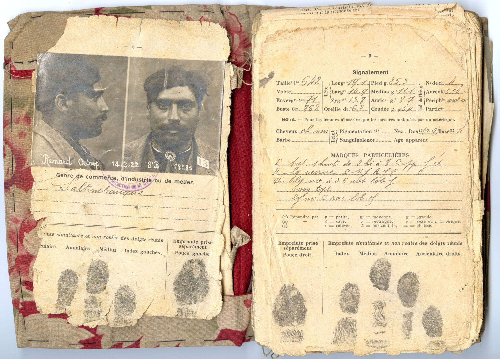 Carnet anthropométrique d’identité d’un « nomade » ayant circulé et résidé dans les Landes, 1913-1928.
AD 40, 4 M 62

